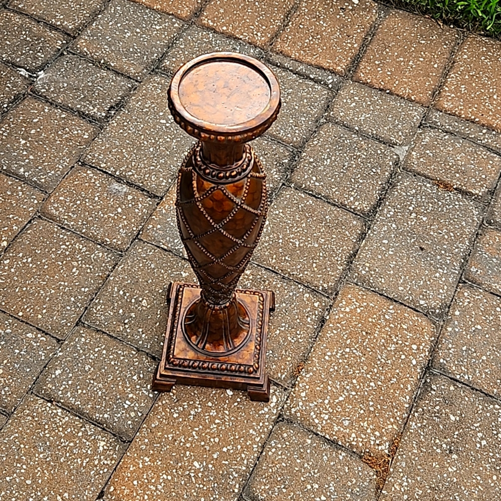 Candle holder bronze color